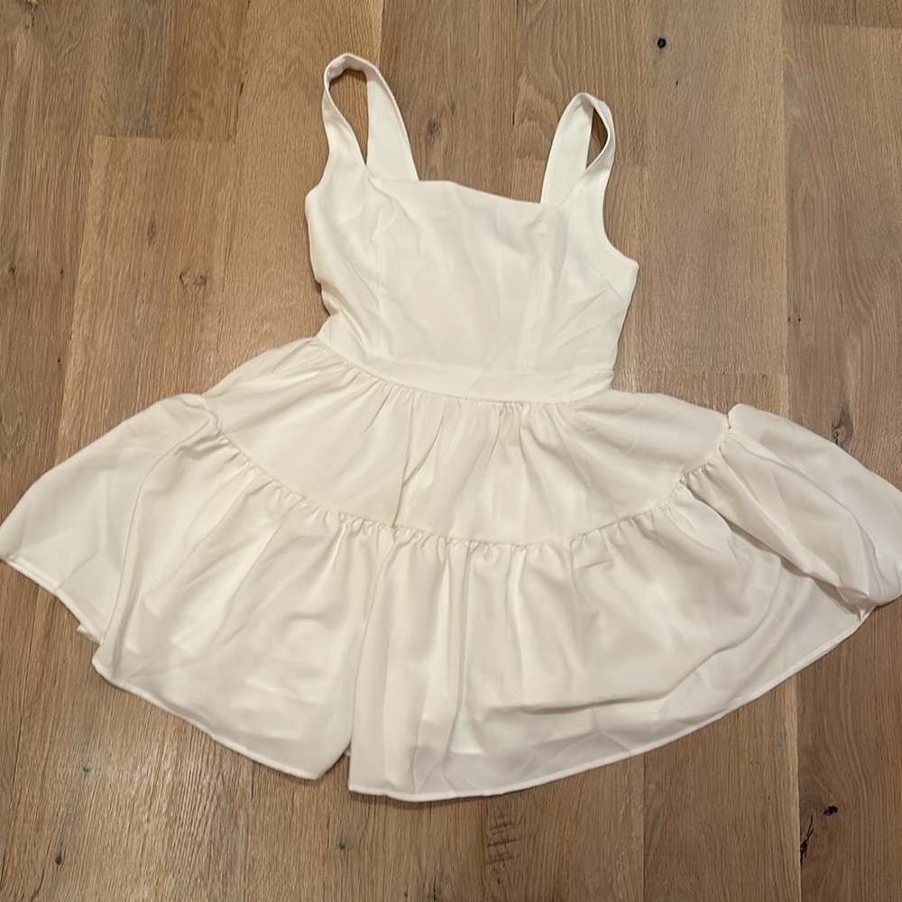 Sthcute white Square Neckline Sleeveless Pleated Mini Dress XS *blogger* - Picture 4 of 5